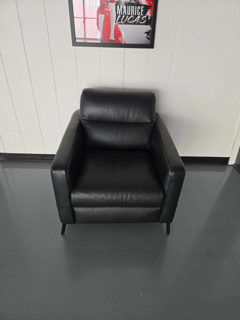 Natuzzi Editions Fascino - C008 leather chair, Black - PDX Furnish