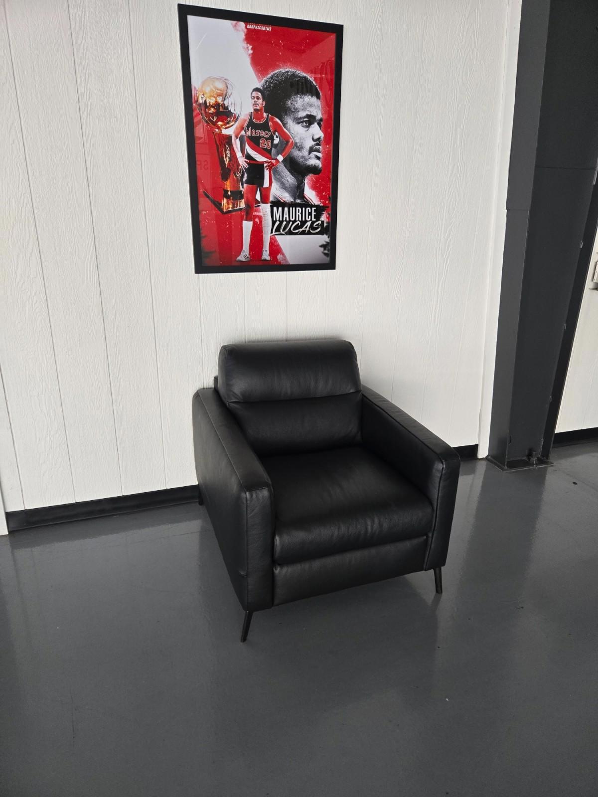 Natuzzi Editions Fascino - C008 leather chair, Black - PDX Furnish