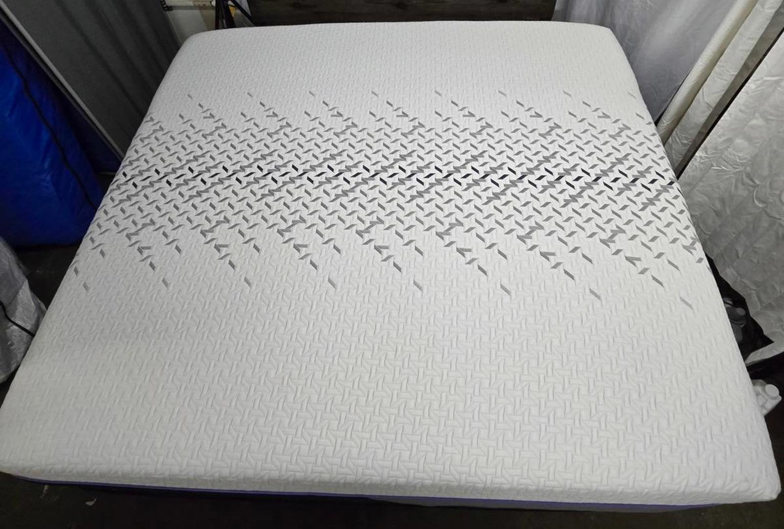 Nectar Luxe Hybrid Cal King mattress, Like New Condition - PDX Furnish