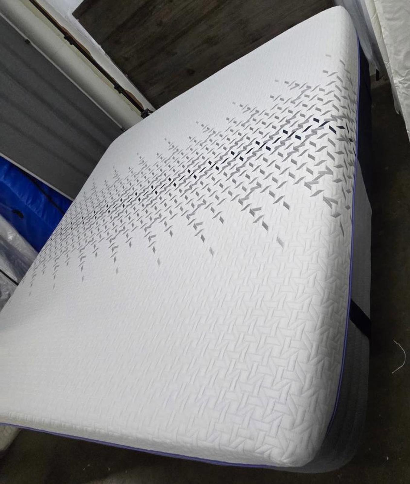 Nectar Luxe Hybrid Cal King mattress, Like New Condition - PDX Furnish