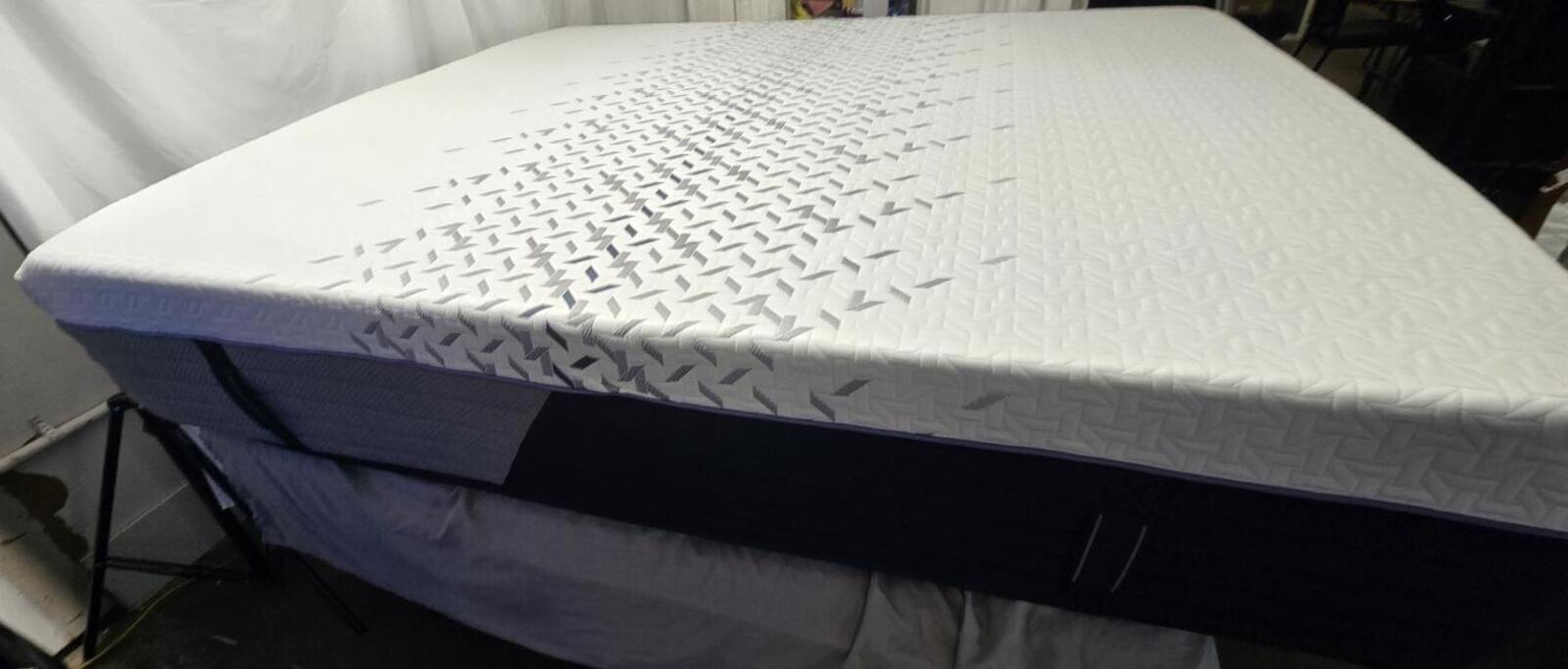 Nectar Luxe Hybrid King mattress, Like New Condition - PDX Furnish