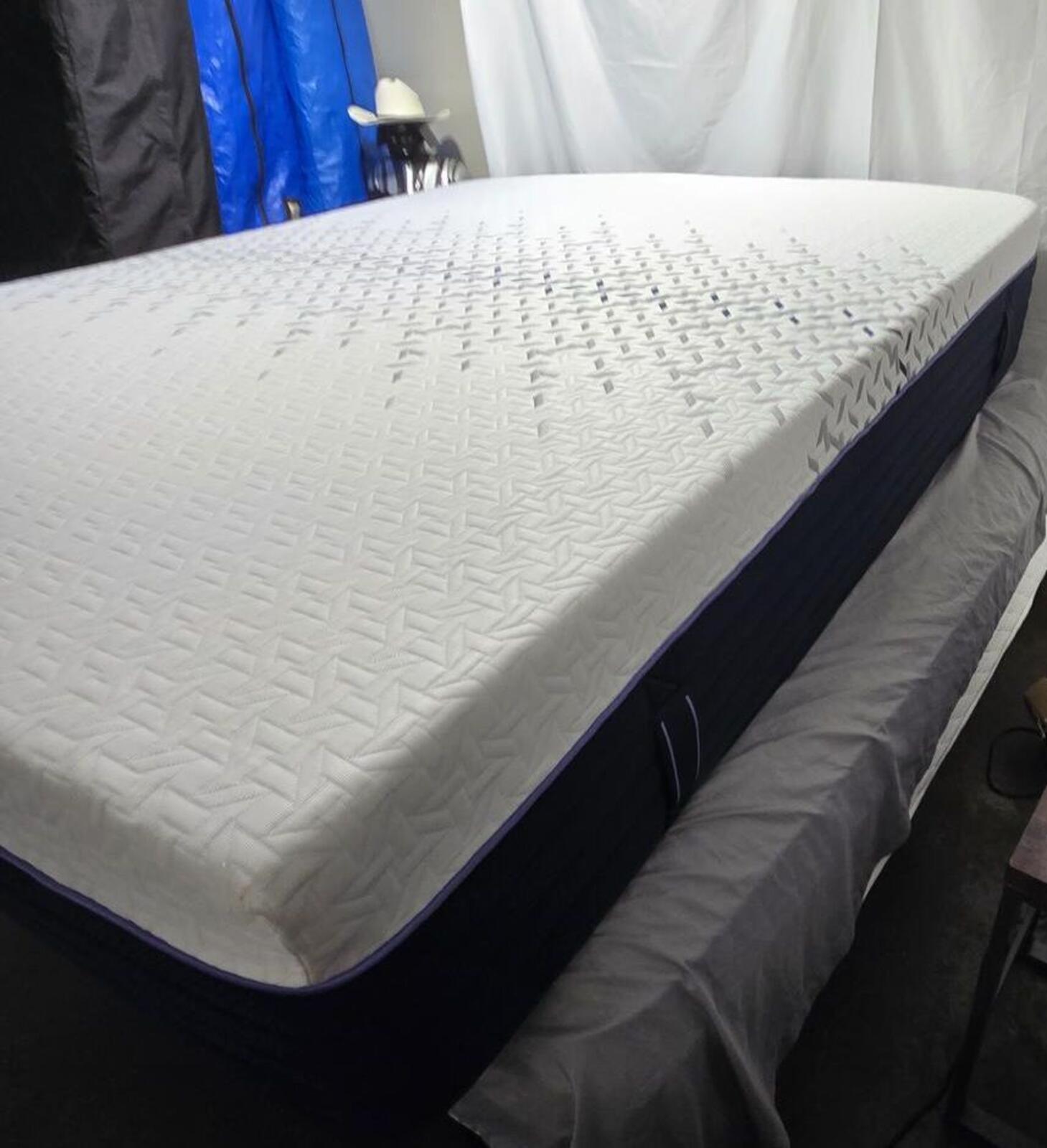 Nectar Luxe Hybrid King mattress, Like New Condition - PDX Furnish