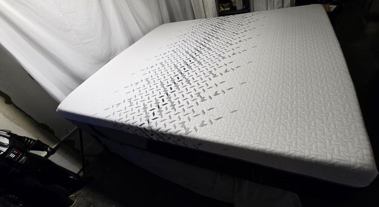 Nectar Luxe Hybrid King mattress, Like New Condition - PDX Furnish