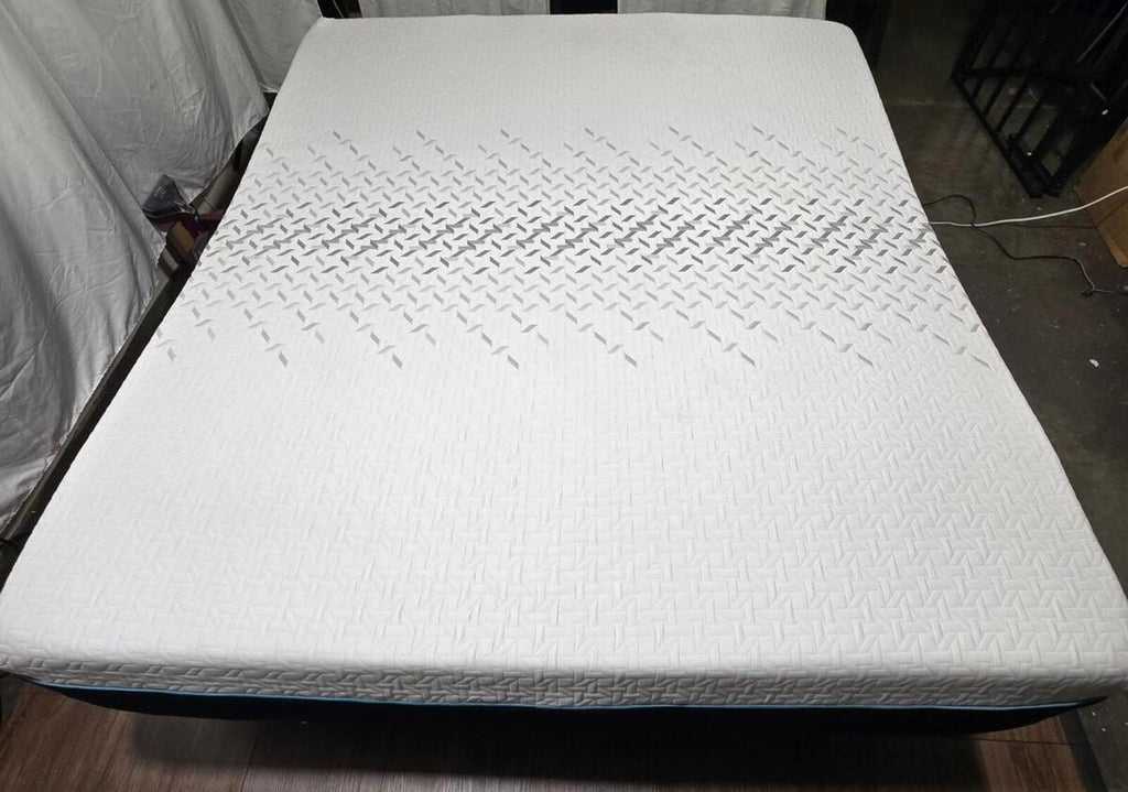 Nectar premier Hybrid King mattress, Great Condition