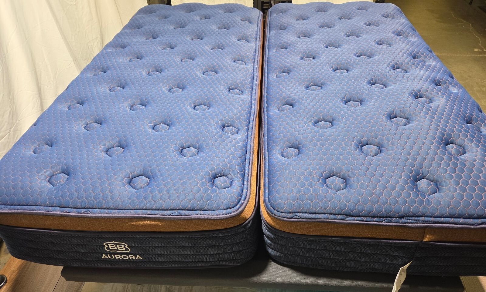 Brooklyn Bedding Aurora Luxe Cooling Split King (or 2 x TwinXL) mattress, Like New Condition