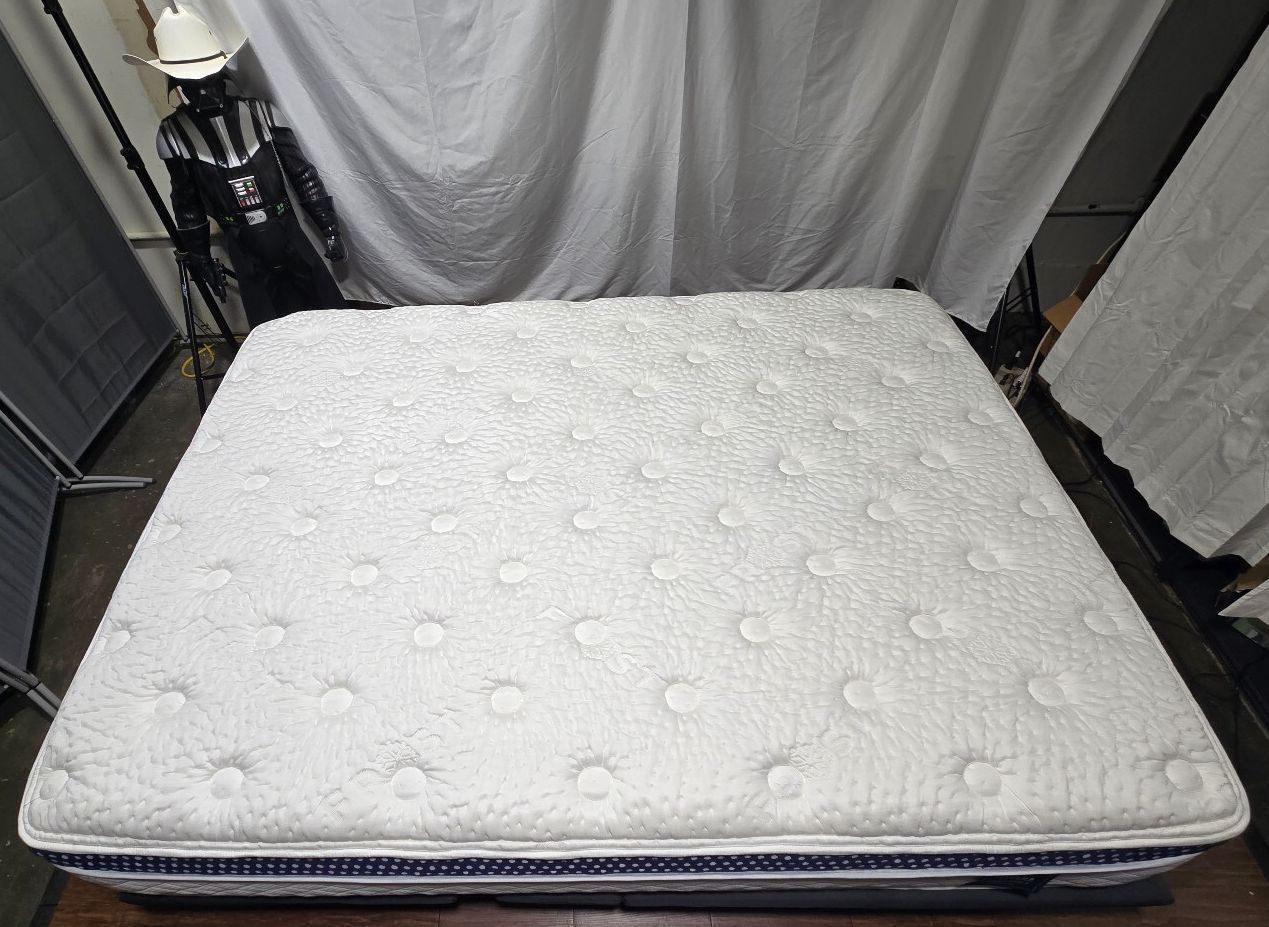 Winkbed w/ Frost Cooling, Luxury Firm Queen mattress, Like New Condition