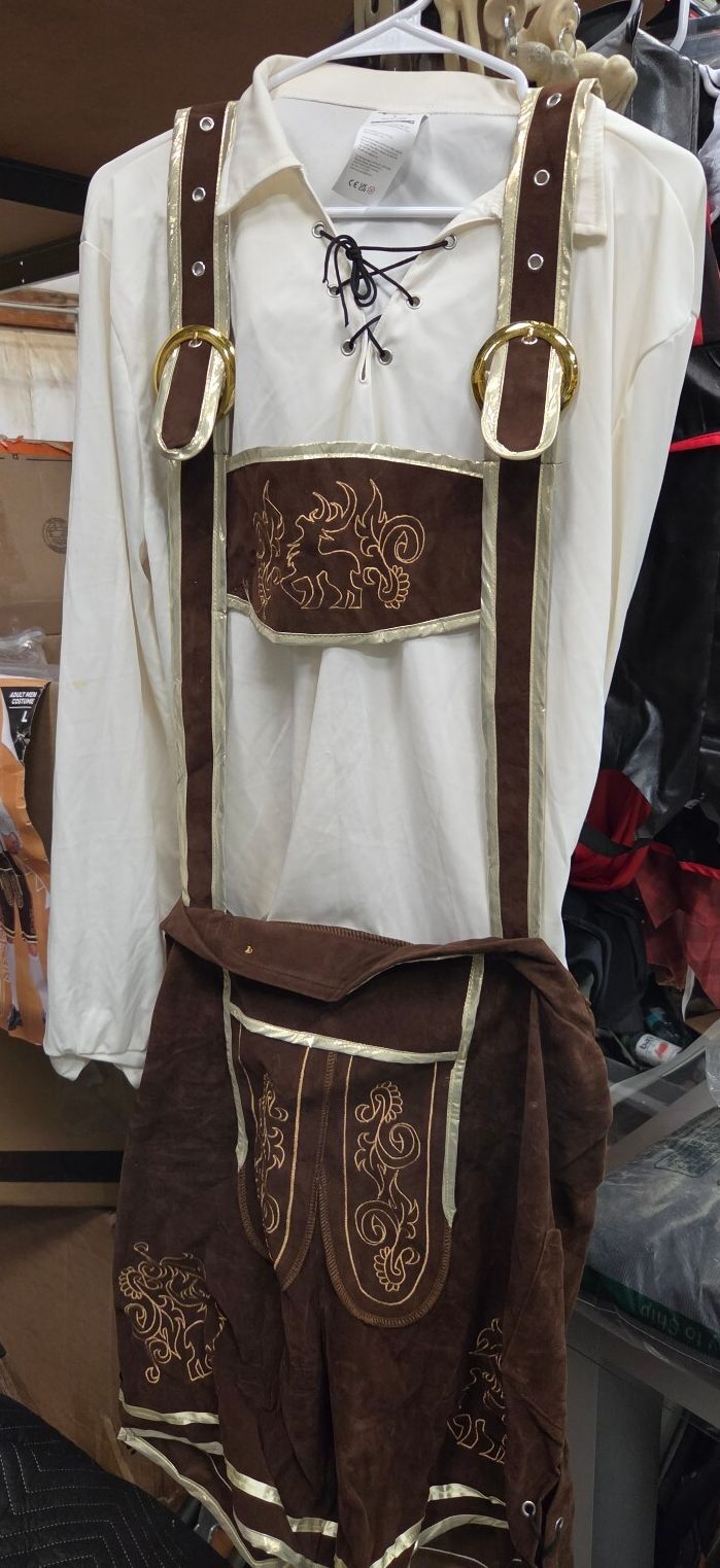Halloween costumes, variety