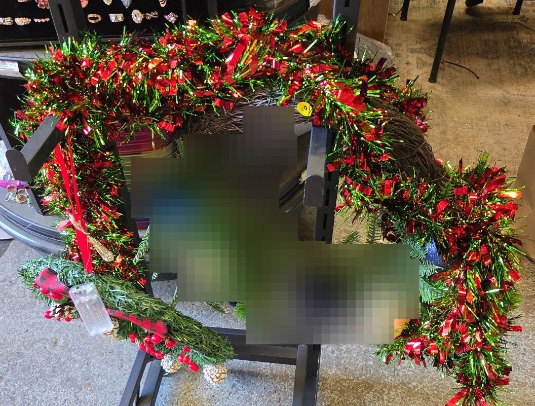 16 Ft Metallic Red & Green Christmas Tinsel Garland – 5M Chunky Twist (NEW)