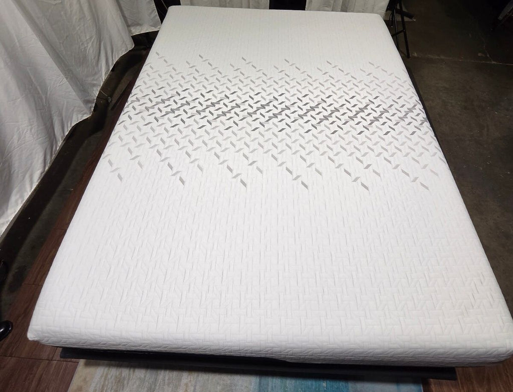 Nectar Premier Memory Foam Queen mattress, Great Condition