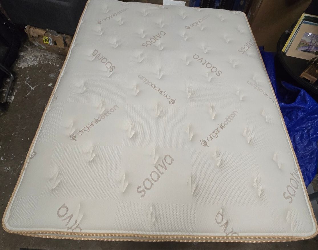 Saatva Classic Plush 11.5" Queen mattress, Good Condition