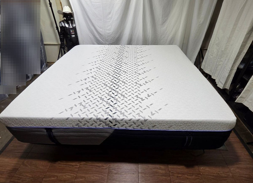 Nectar Luxe Hybrid King mattress, Like New Condition