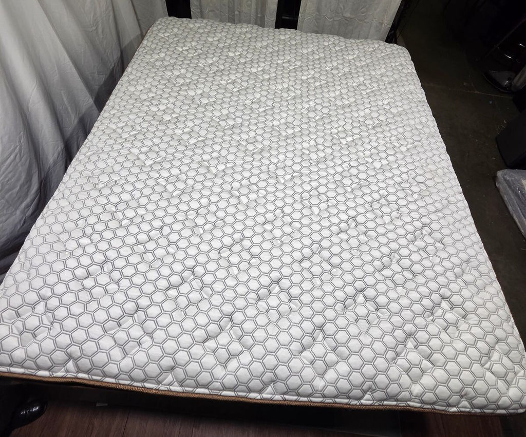 Brooklyn Bedding Titan Plus Elite Cal King mattress, Like New Condition