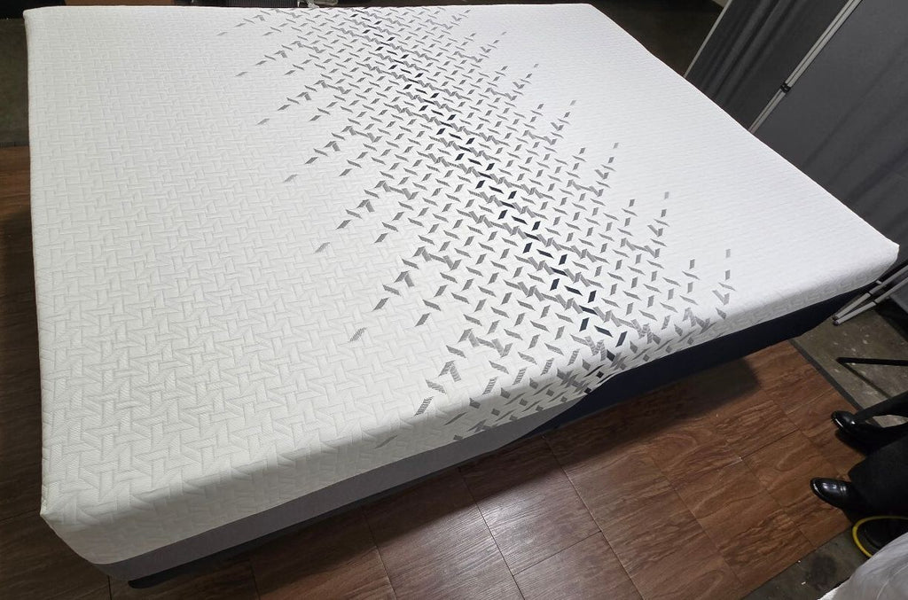 Nectar Luxe Memory Foam Queen mattress, Like New Condition