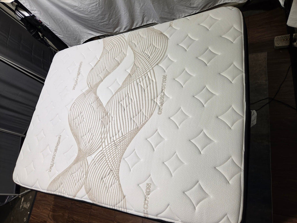 Nolah Evolution 15" Queen mattress, Like New Condition