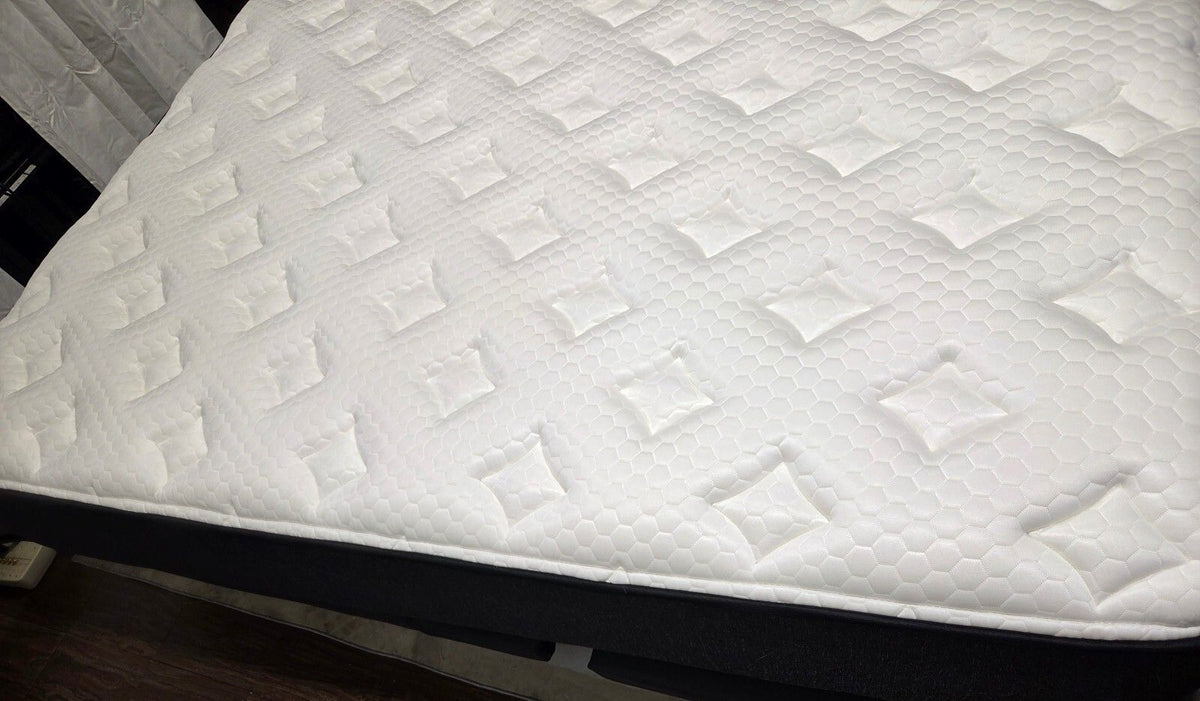 Nolah signature 12" foam queen mattress, Like New Condition