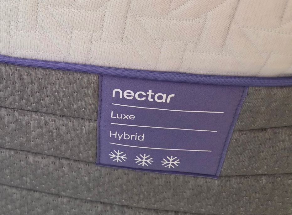 Nectar Luxe Hybrid King mattress, Great Condition