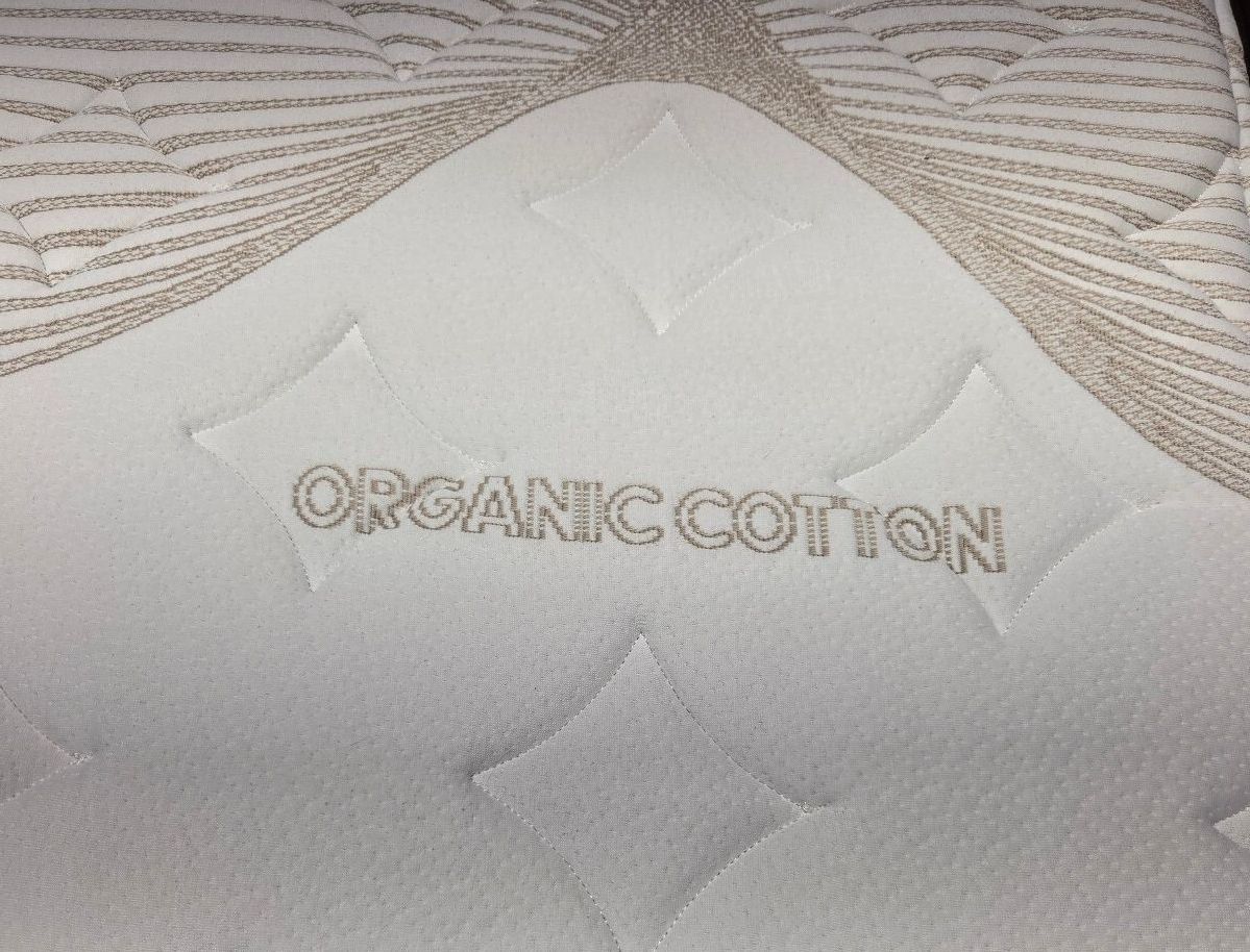 Nolah Evolution 15" Queen mattress, Like New Condition