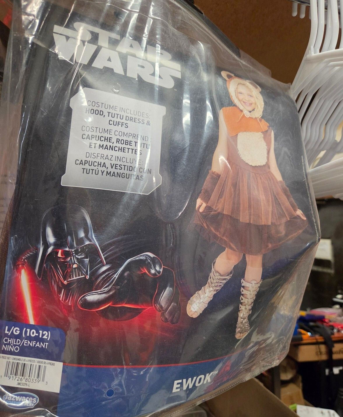 Halloween costumes, variety