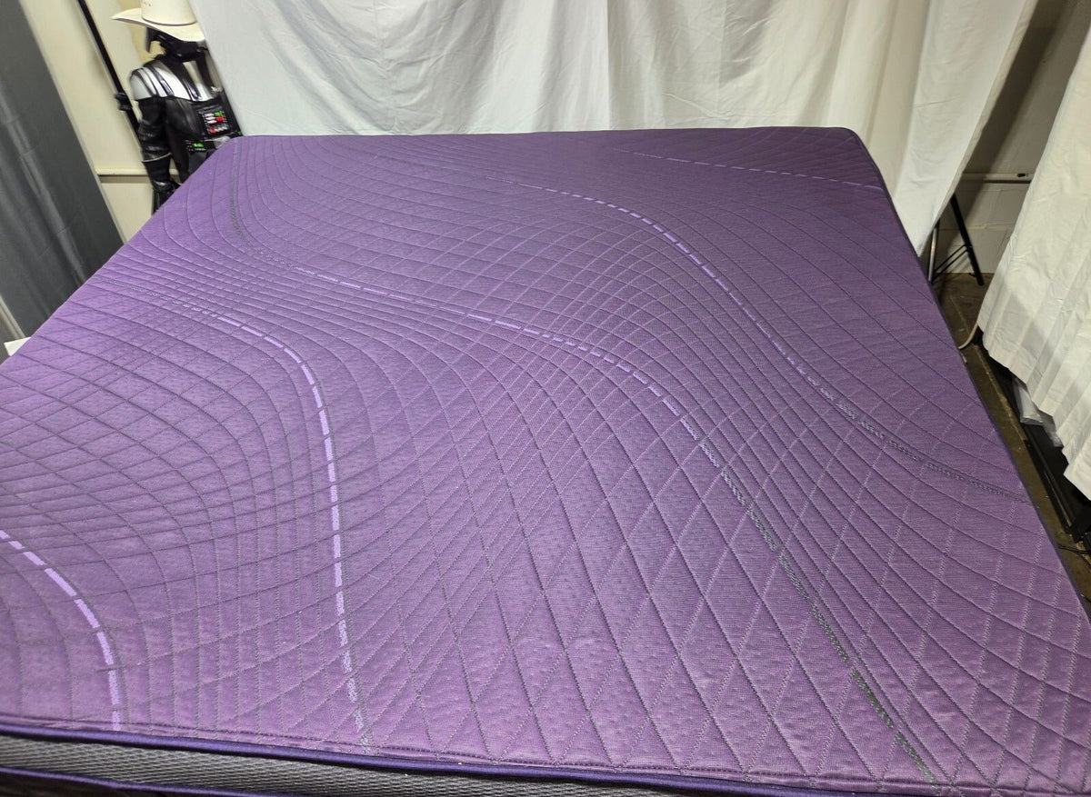 Rejuvenate Ultimate 2.0, King mattress, Like New, Perfect Condition