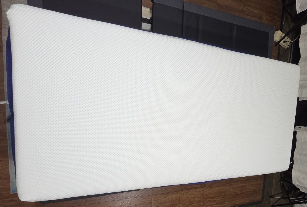 Amerisleep AS3 Cooling Hybrid Twin XL mattress, Like New Condition