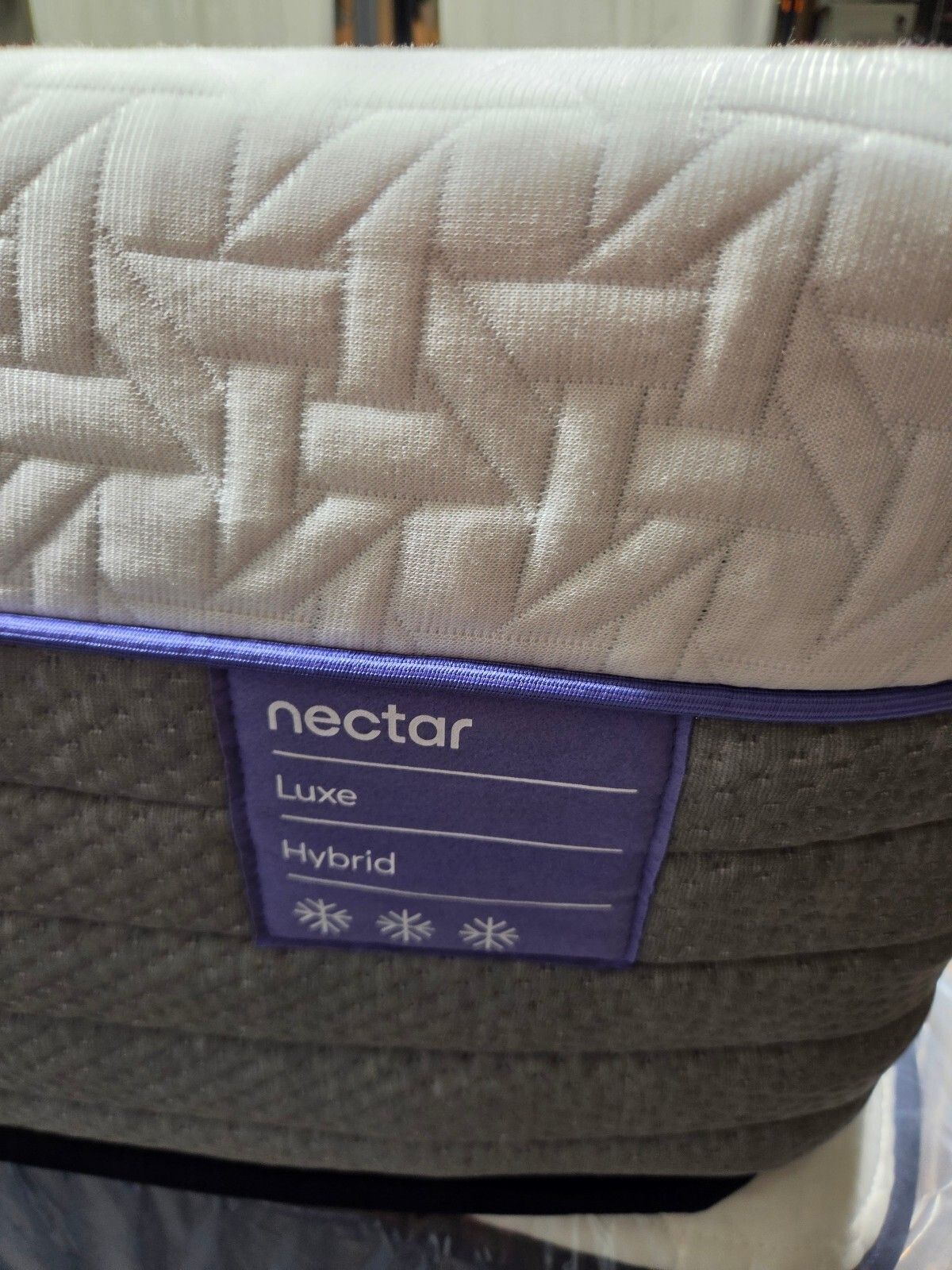 Nectar luxe Queen Hybrid mattress, Great Condition