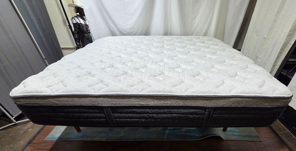 Helix Luxe Dawn, King mattress, Like New Condition