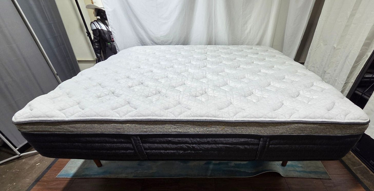 Helix Luxe Dawn, King mattress, Like New Condition
