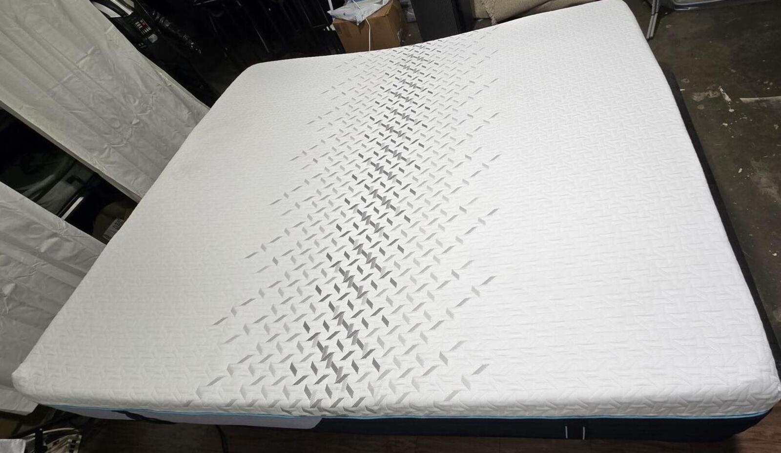 Nectar premier Hybrid King mattress, Great Condition