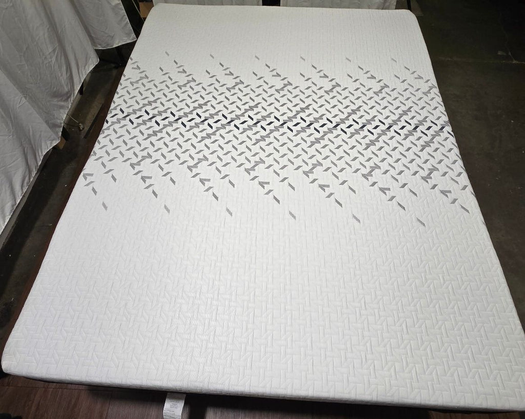Nectar Luxe Memory Foam Queen mattress, Like New Condition