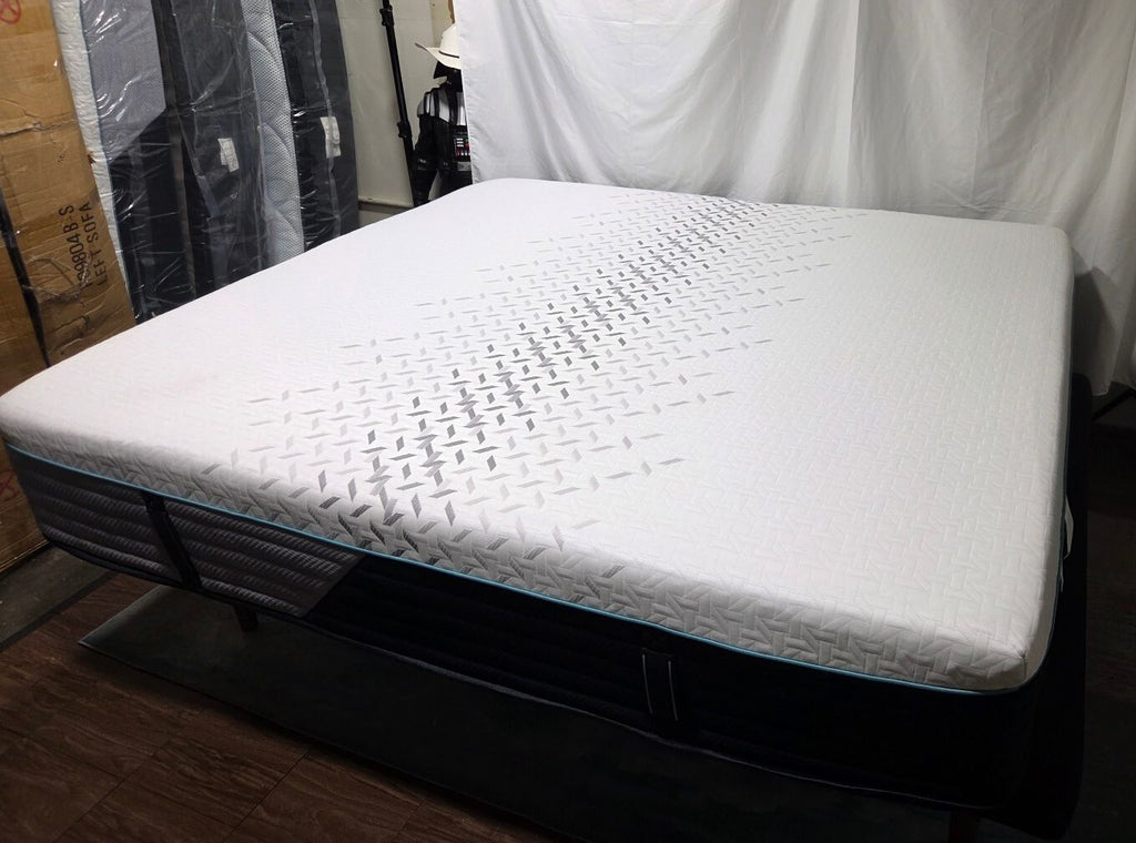 Nectar Premier Hybrid King Mattress w/ NectarCool Tech, Great condition