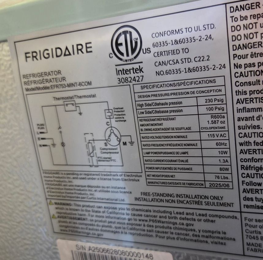 Frigidaire 7.5 Cu. Ft. Retro 2-Door Apartment Refrigerator with Top Freezer
