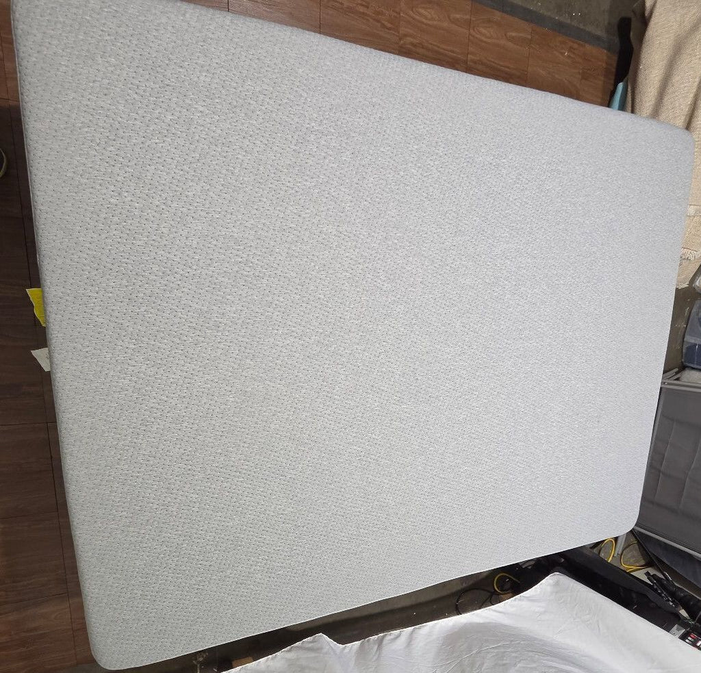 Casper One Queen mattress, Like New Condition