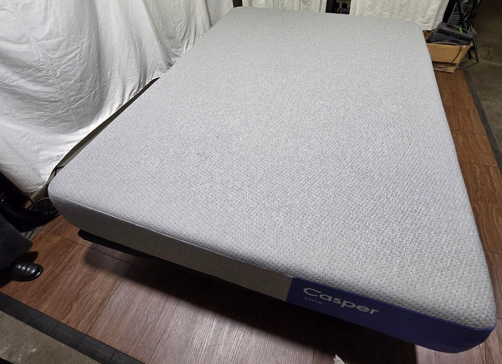 Casper One Queen mattress, Like New Condition