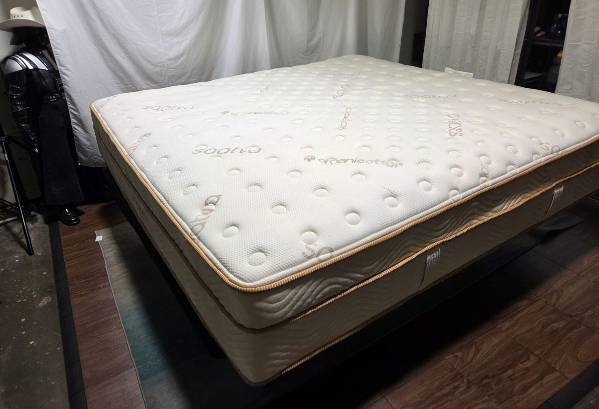 Saatva classic firm 14.5" king mattress, Like New Condition