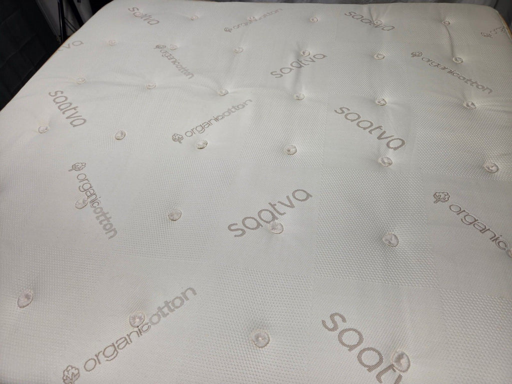 Saatva Latex Hybrid King mattress, Like New Condition