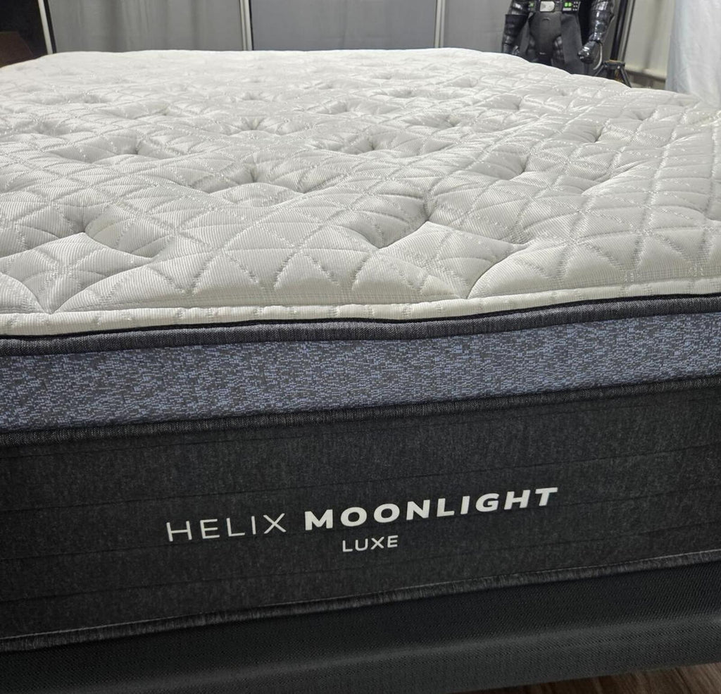 Helix Luxe Midnight Queen mattress, Like New Condition