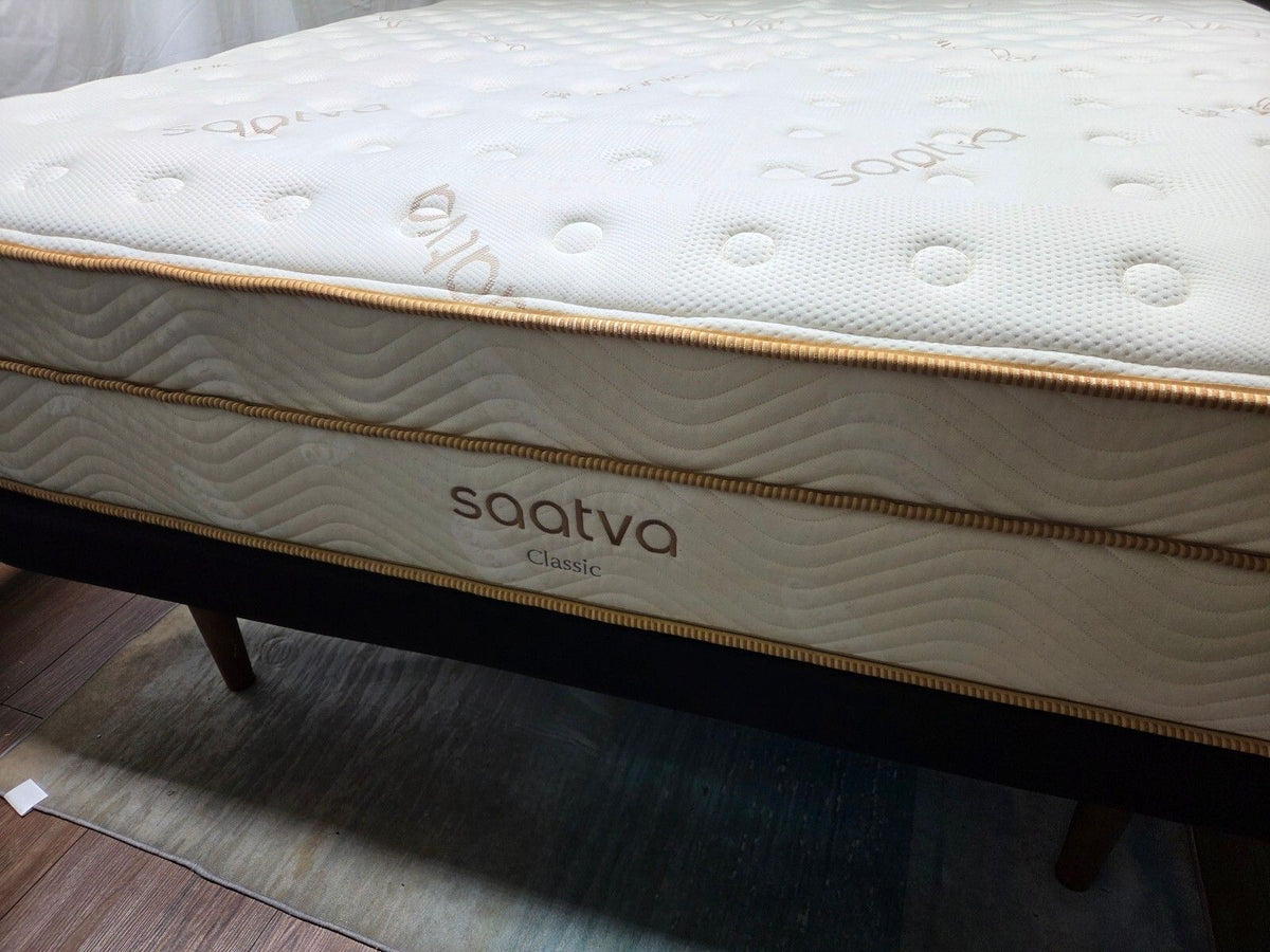 Saatva classic firm 14.5" king mattress, Like New Condition