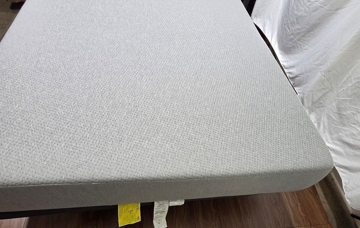 Casper One Queen mattress, Like New Condition