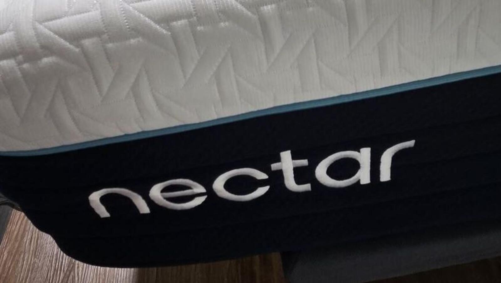 Nectar premier Hybrid King mattress, Great Condition