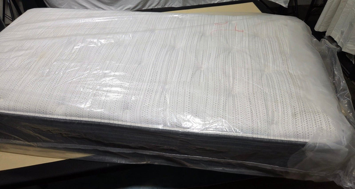 Beautyrest Silver BRS900 Plush Twin mattress, BRAND NEW Condition