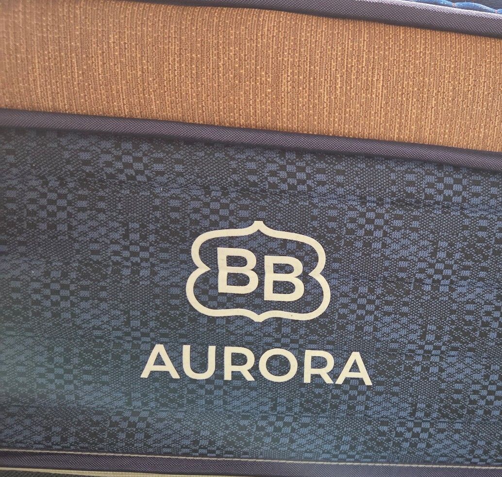 Brooklyn Bedding Aurora Luxe Cooling Split King (or 2 x TwinXL) mattress, Like New Condition