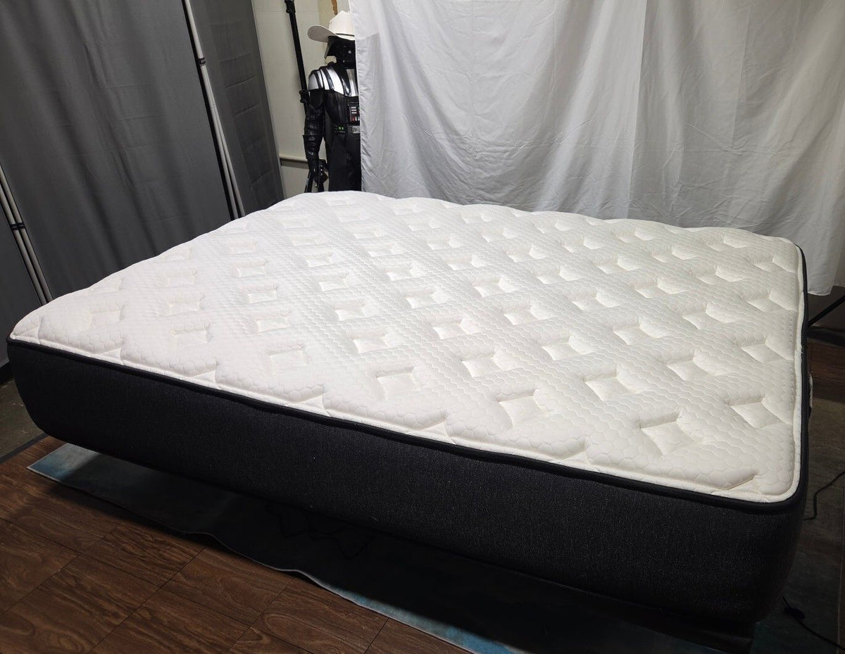 Nolah signature 12" foam queen mattress, Like New Condition