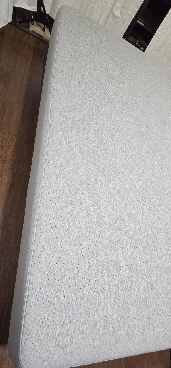 Casper One Queen mattress, Like New Condition