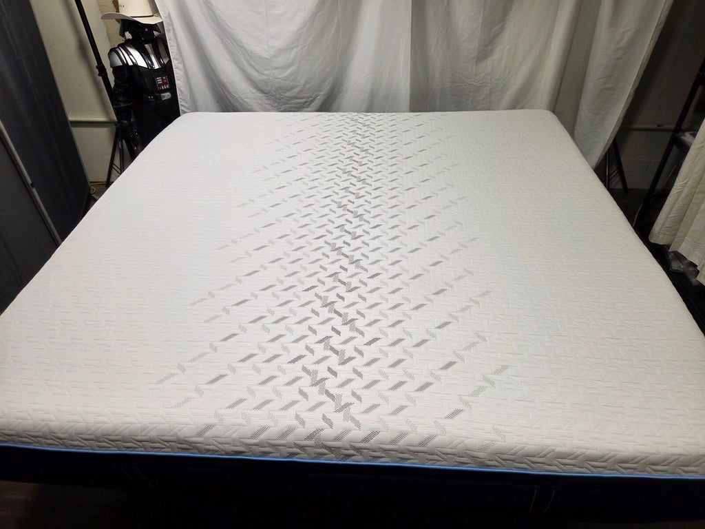 Nectar Classic Hybrid King mattress, Mint Condition