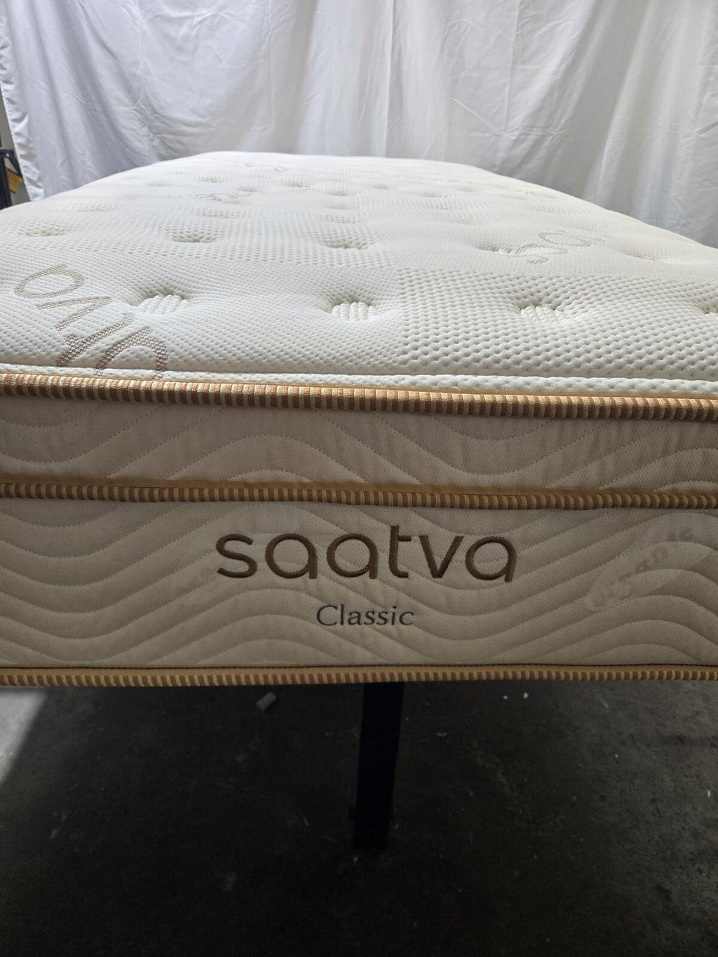 Saatva Classic 11.5" Twin XL mattress, Plush OR Firm, Like New Condition - PDX Furnish