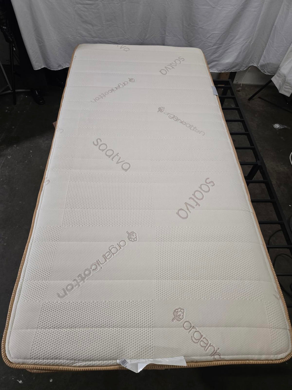Saatva Zenhaven Twin XL mattress, Like New Condition - PDX Furnish