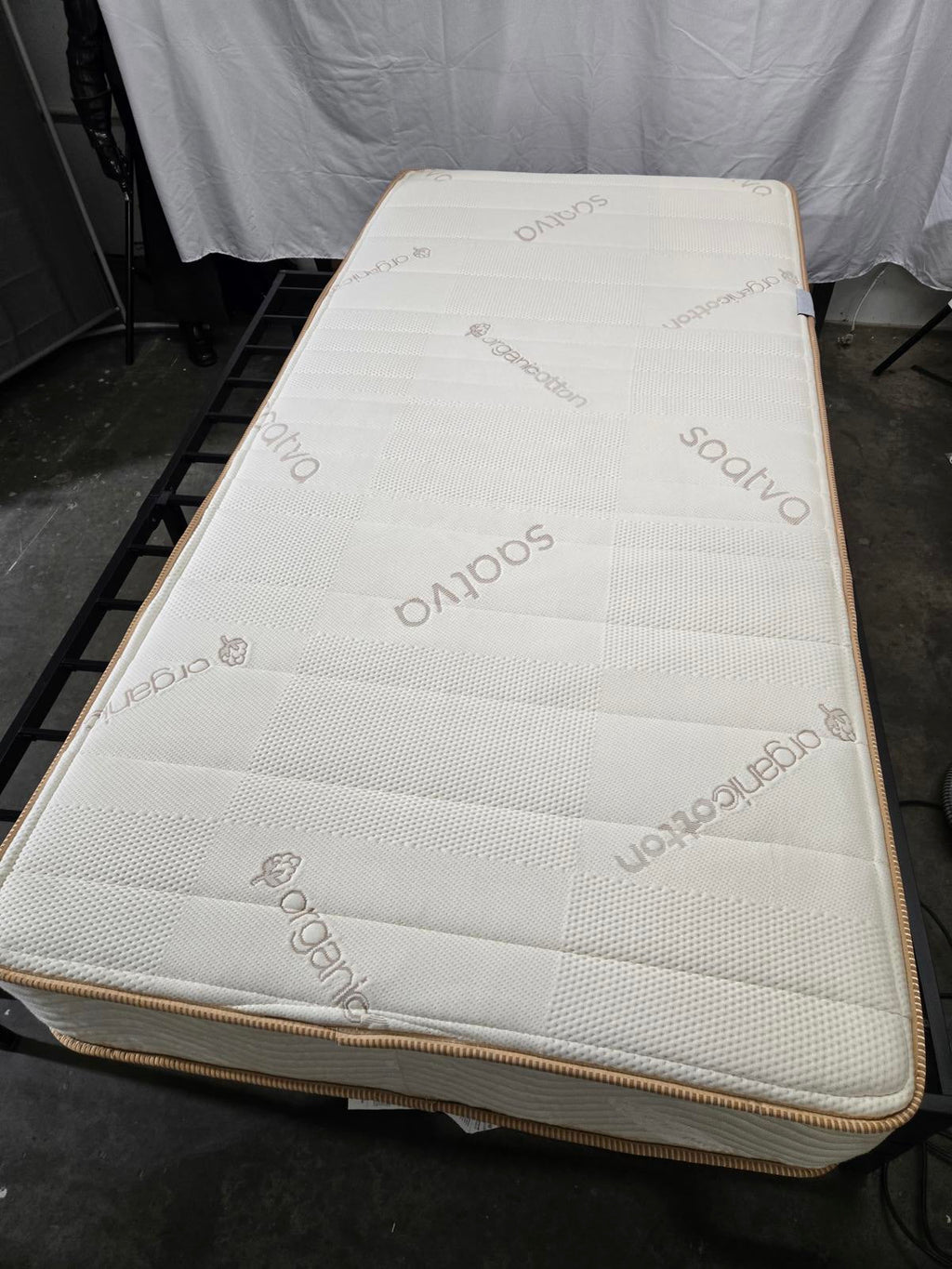 Saatva Zenhaven Twin XL mattress, Like New Condition - PDX Furnish